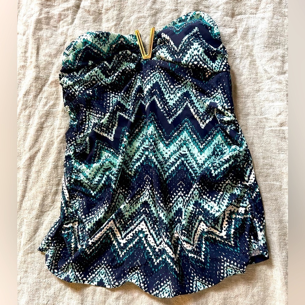 Liz Lange maternity medium swim tankini top - Picture 1 of 6